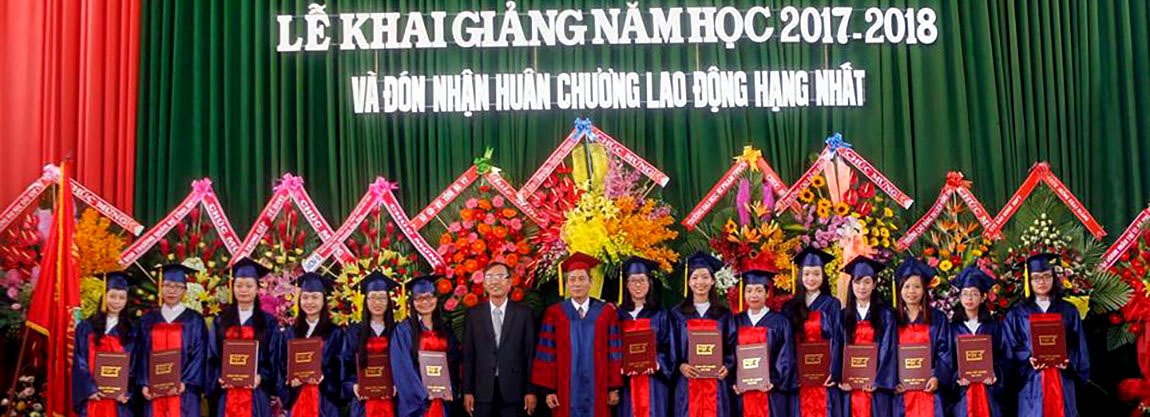Mr. Ho Canh Hanh, the School Rector Awarding Graduation Degrees to Students with Good Results 